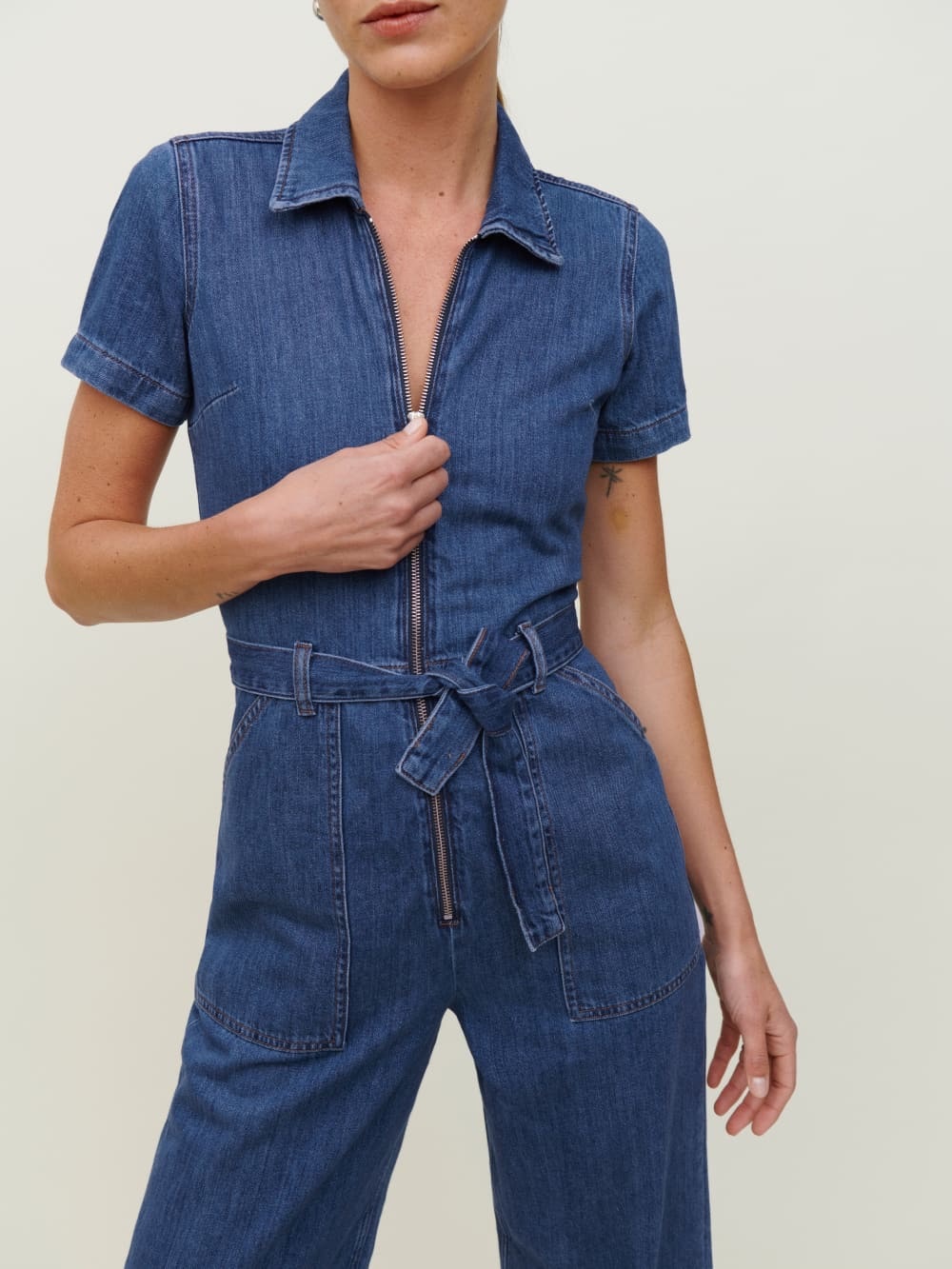 Reformation Cassidy Jumpsuit in Denim Blue Wide leg 10 belt - Picture 4 of 10